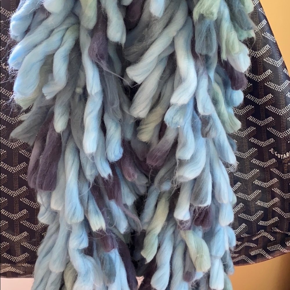 Beautiful blue schematic yarn ribbon scarf